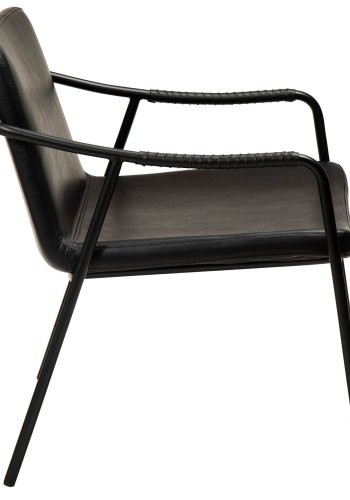 DAN-FORM Boto Loungesessel mit Armlehnen – Vintage-Kunstleder in Schwarz und schwarzer Stahl