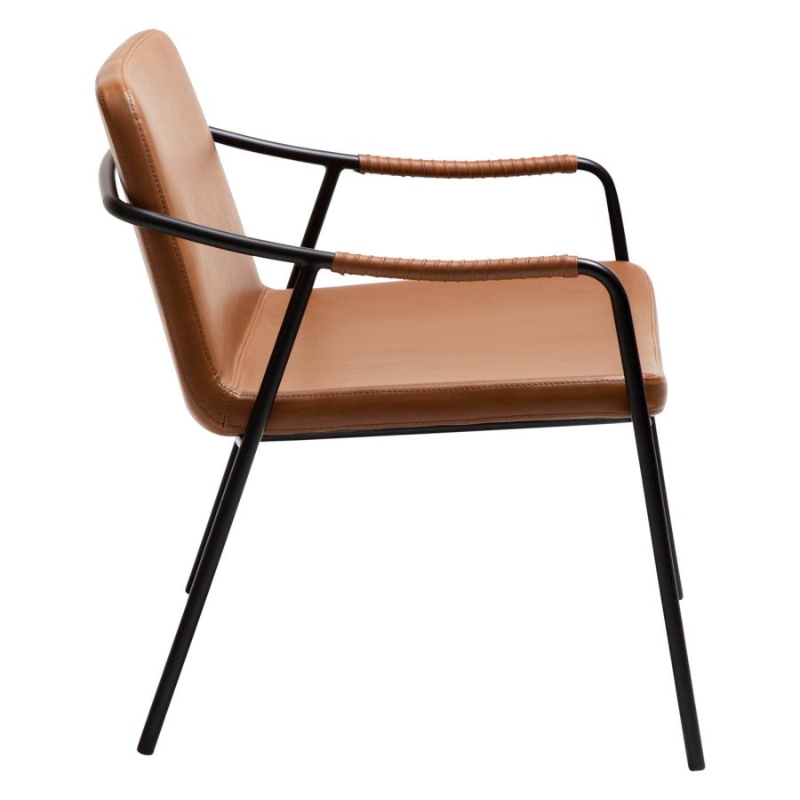 DAN-FORM Boto Loungesessel mit Armlehnen – Vintage hellbraunes Kunstleder und schwarzer Stahl