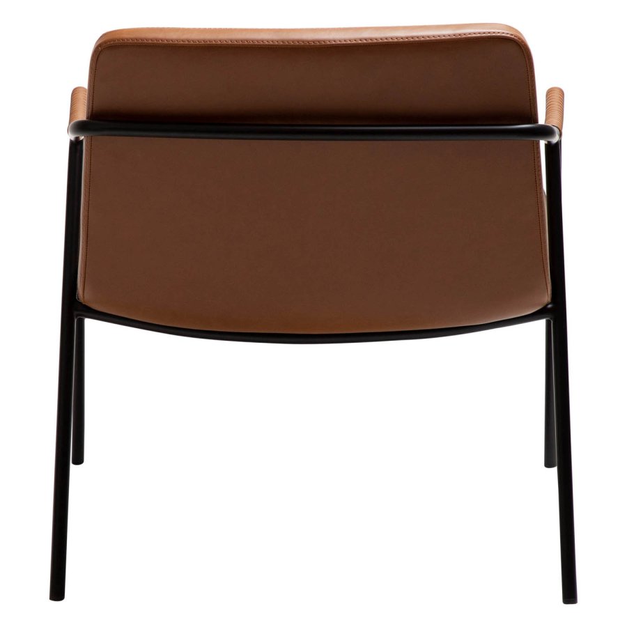 DAN-FORM Boto Loungesessel mit Armlehnen – Vintage hellbraunes Kunstleder und schwarzer Stahl