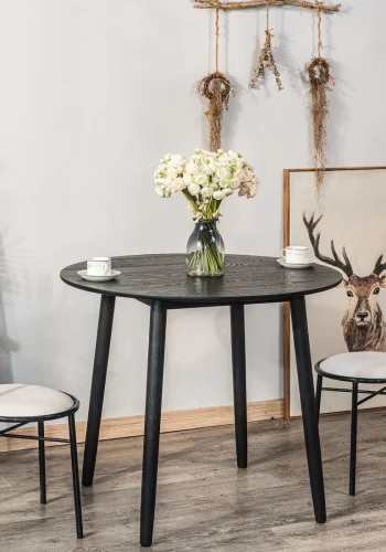 NORDLYS Tradisjonelt spisebord, rundt - svart furu (90)