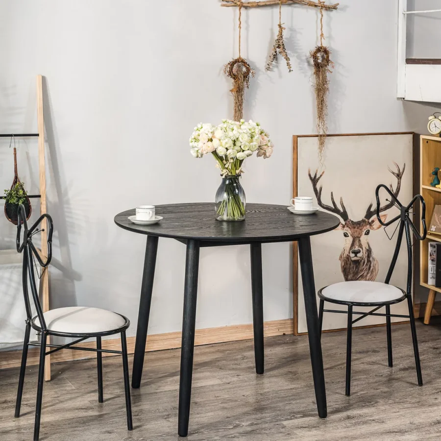 NORDLYS Tradisjonelt spisebord, rundt - svart furu (90)