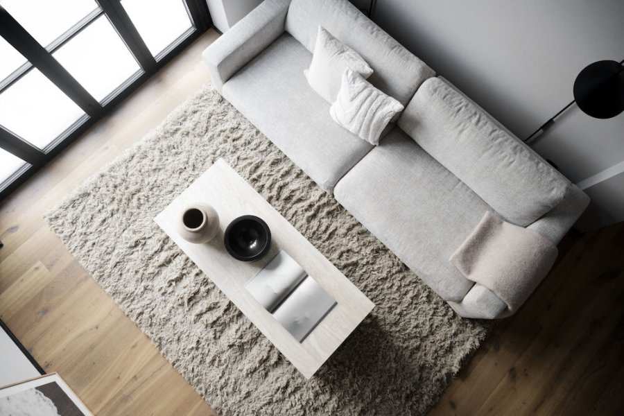 ROWICO Orwel sofabord, m. hylde - beige travertin og brun eg (140x60)