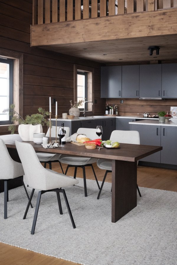 ROWICO Emmett spisebord, rektangulrt - brun eik (240x95)