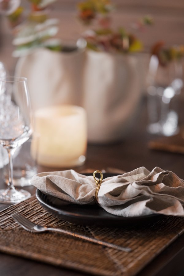 ROWICO Emmett spisebord, rektangulrt - brun eik (240x95)