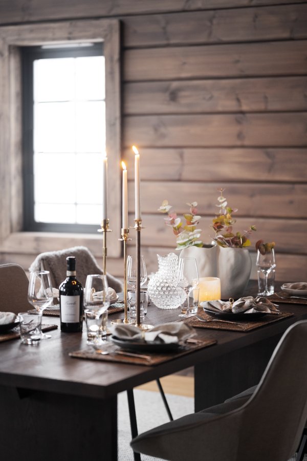 ROWICO Emmett spisebord, rektangulrt - brun eik (240x95)