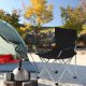 SONGMICS campingstol, med armlener, koppholder, sammenleggbar - svart stoff og st�l (sett med 2)