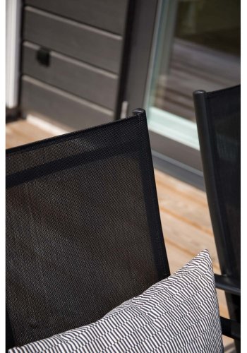 VENTURE DESIGN Gartenset mit Break-Tisch und 4 Break 5-Positionen-Stühlen mit Armlehnen - schwarzes Aluminium und Aintwood