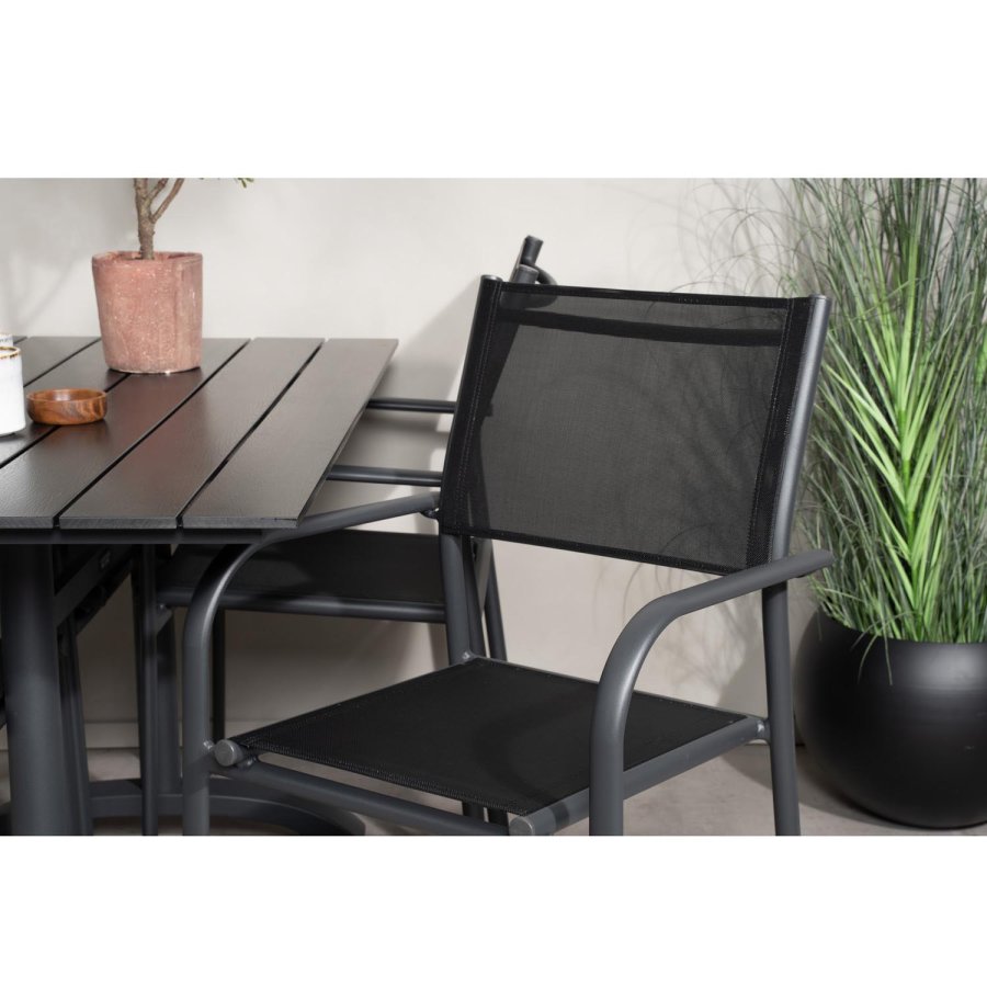 VENTURE DESIGN hagesett m. Denver kafébord og 4 Santorini-stoler, med armlener - svart i tre og alu