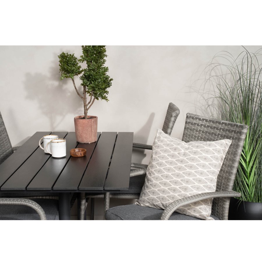 VENTURE DESIGN Gartenset mit Denver Cafétisch (120x70) und 4 Anna Stühlen - schwarzes Eichenholz/Alu/graues Rattan
