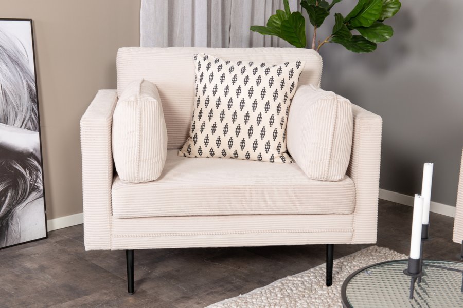 VENTURE DESIGN Boom Sessel, mit Armlehnen – beiger Samt und schwarzer Stahl