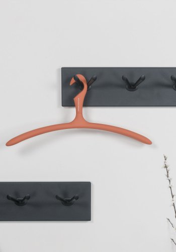 SPINDER DESIGN Trekk knaggrekke, m. 3 doble knagger - svart stl (45x12,5)