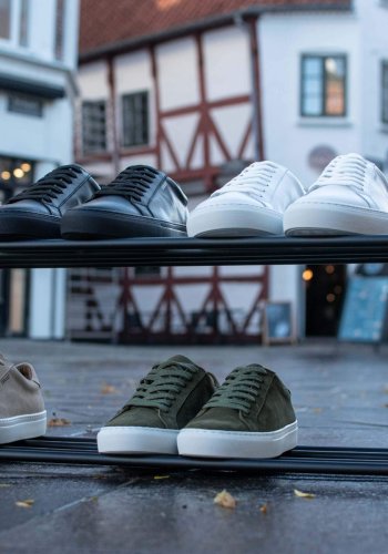 KARE DESIGN Walk Big skohylle - messing og svart metall, m. 3 hyller