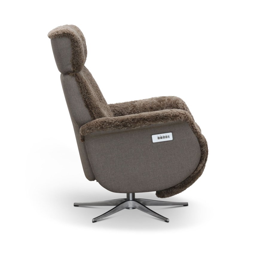 HAGA Lisbon hvilestol, m. 2 motorer - lysebrunt saueskinn og metall