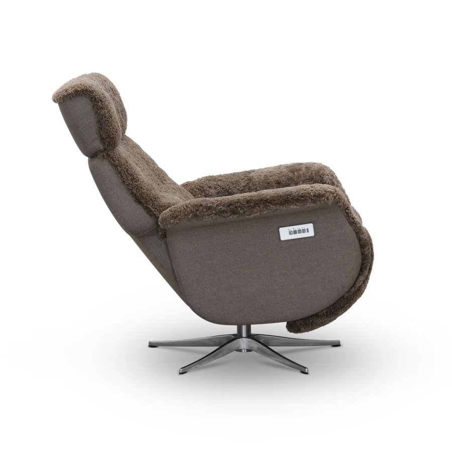 HAGA Lisbon hvilestol, m. 2 motorer - lysebrunt saueskinn og metall