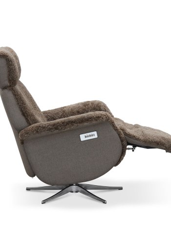 HAGA Lisbon hvilestol, m. 2 motorer - lysebrunt saueskinn og metall