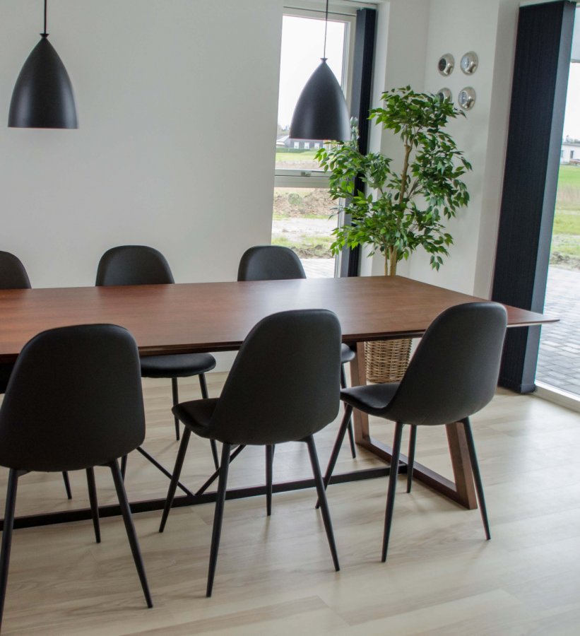 HOUSE NORDIC Stockholm spisestol - sort kunstskinn med sorte stlben