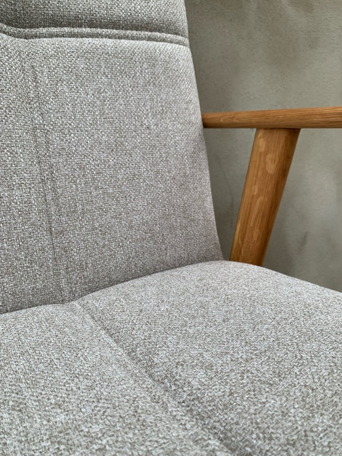 NocNoi Ven Esszimmerstuhl mit Armlehnen, Stoff und massiver Eiche - Geölt