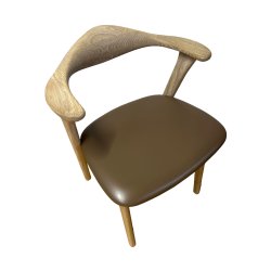 Designer spisebordsstol, m. armln - lys brun lder og massivt hvidolieret egetr