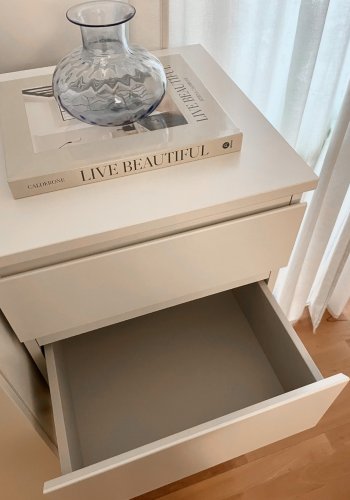 TVILUM Nova  Kommode – Weißes Verbundholz, (107 x 40)