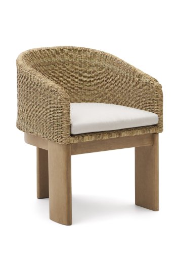 KAVE HOME Xoriguer hagestol, med armlener - brun syntetisk rotting og eukalyptus tre