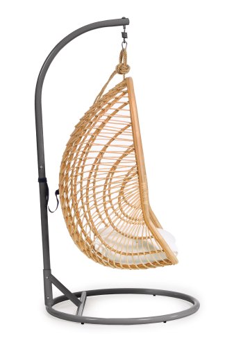 KAVE HOME Ekaterina hengestol, med puter og mrkegr fot - naturlig polyrattan/rotting