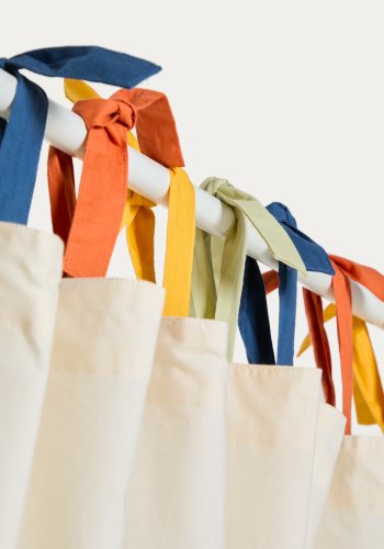 KAVE HOME Zelda gardin, m. multifarvede b�nd - hvid bomuld (135x270)