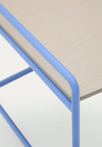 KAVE HOME barnepult i tinn, rektangulrt - finér i naturlig ask og bltt metall (82x45)