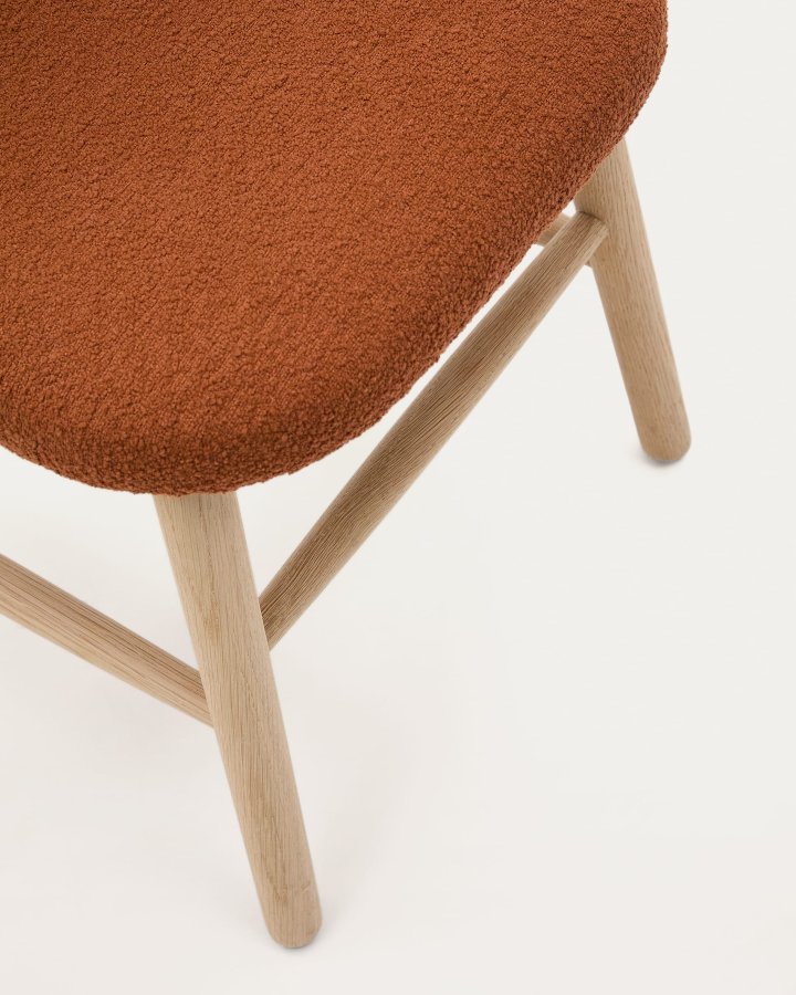 KAVE HOME Helda barnestol - terracotta bouclé og naturlig eik