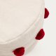 KAVE HOME Manua beige, bomullspuff med rde dusker, 40 cm