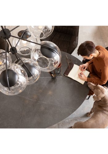 KARE DESIGN Grande Possibilita spisebord, oval - keramik dolomit og sort aluminium (180x120) 