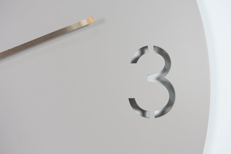 SPINDER DESIGN Time veggklokke, rund - taupe stl (80)