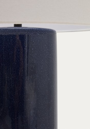 KAVE HOME Toneric keramisk bordlampe med bl overflate og bomull