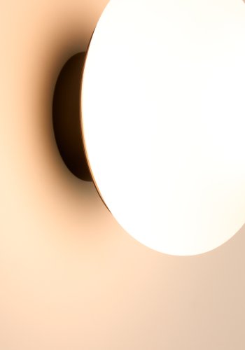 KAVE HOME Bamila v�glampe - r�get glas og sort metal (�15)