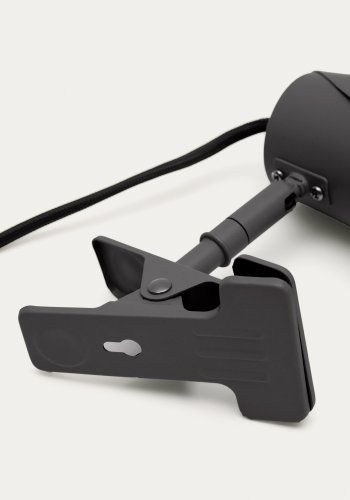 KAVE HOME Jula liten lampe med klemme i svart metall