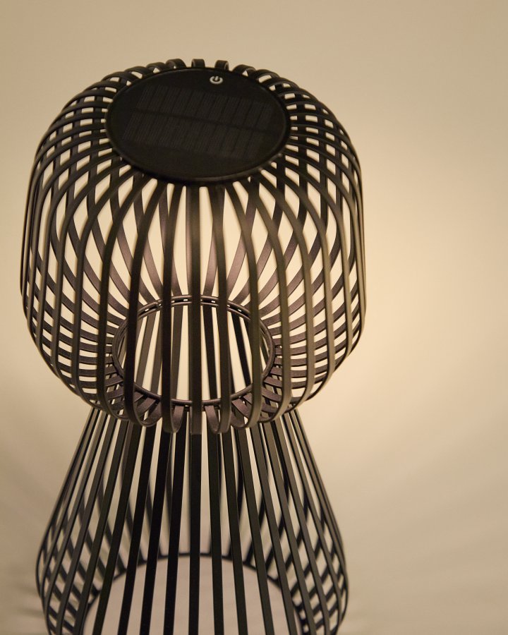 KAVE HOME Reiba solcelledrevet bordlampe i grnt metall