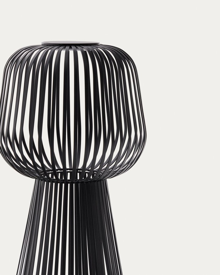 KAVE HOME Reiba solcelledrevet gulvlampe i svart metall