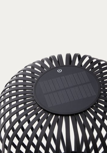 KAVE HOME Reiba solcelledrevet gulvlampe i svart metall