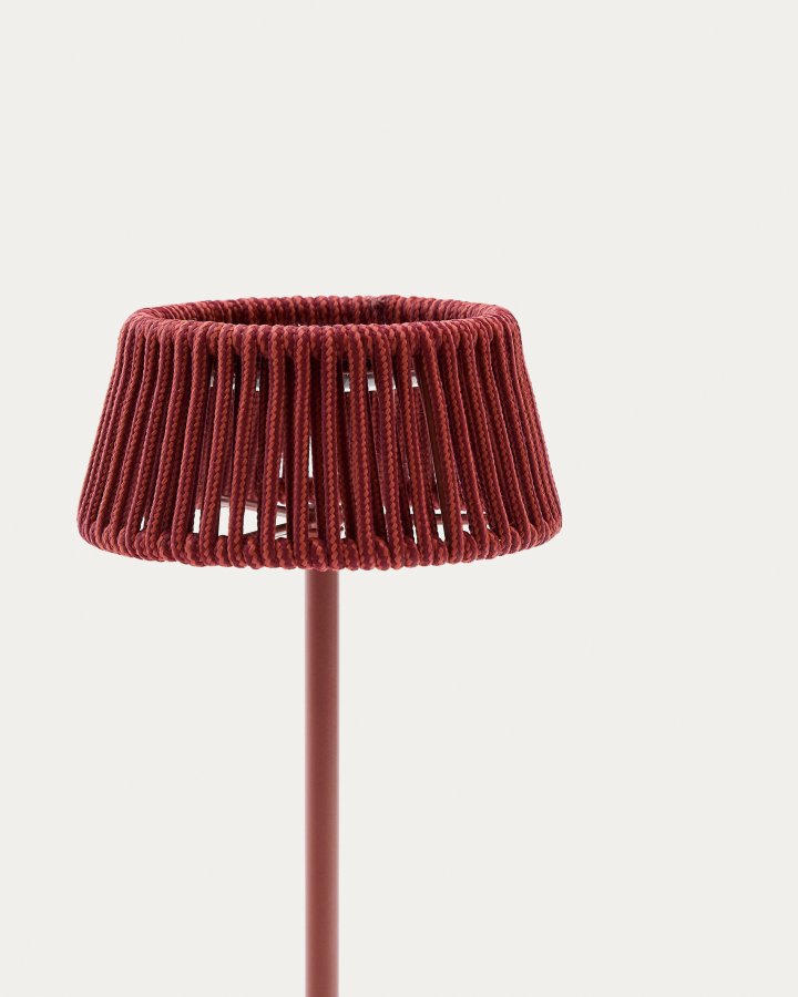 KAVE HOME Aldet utendrs solcelledrevet bordlampe i terrakottaledning