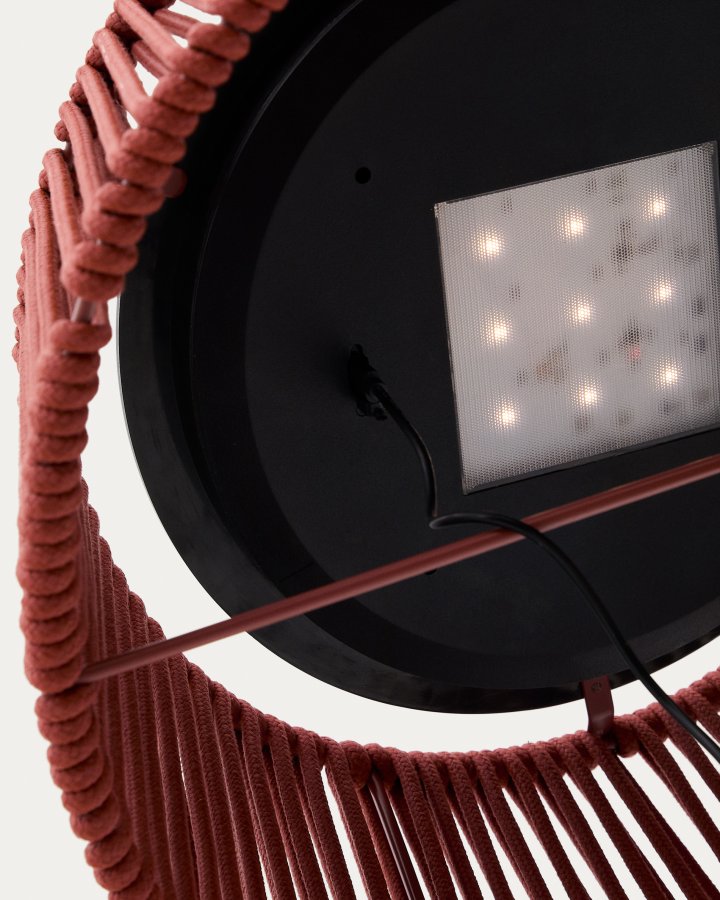 KAVE HOME Aldet utendrs solcelledrevet gulvlampe i terrakotta med tauledning 46 cm