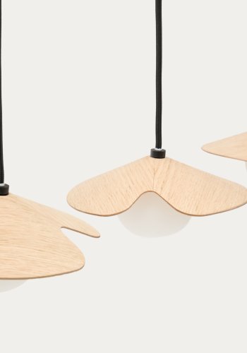  KAVE HOME Wilara taklampa i ekfaner med 3 vita rkfrgade glaskulor