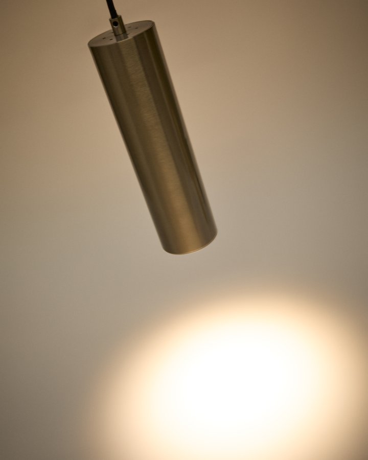 KAVE HOME Andia taklampe i aluminium med brstet slvlakkert overflate