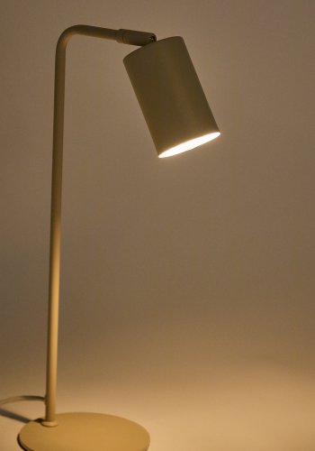 KAVE HOME Manie skrivebordslampe i metall med beige teksturert overflate