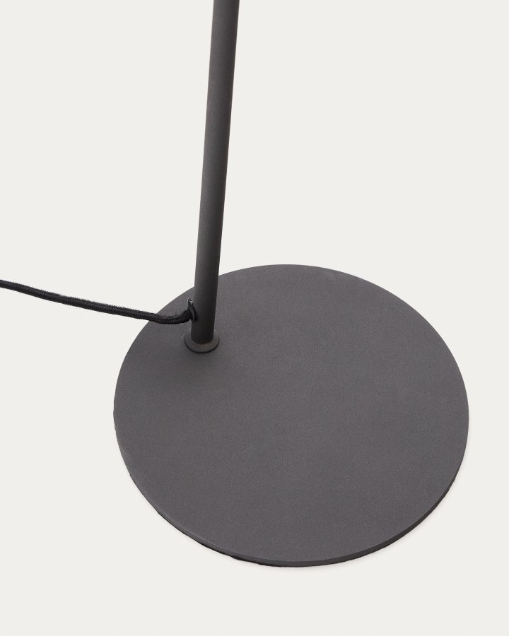 KAVE HOME Manie gulvlampe i metall med svart stpejernseffekt