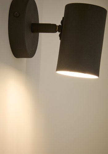 KAVE HOME Manie veggmontert metalllampe med svart stpejernseffekt