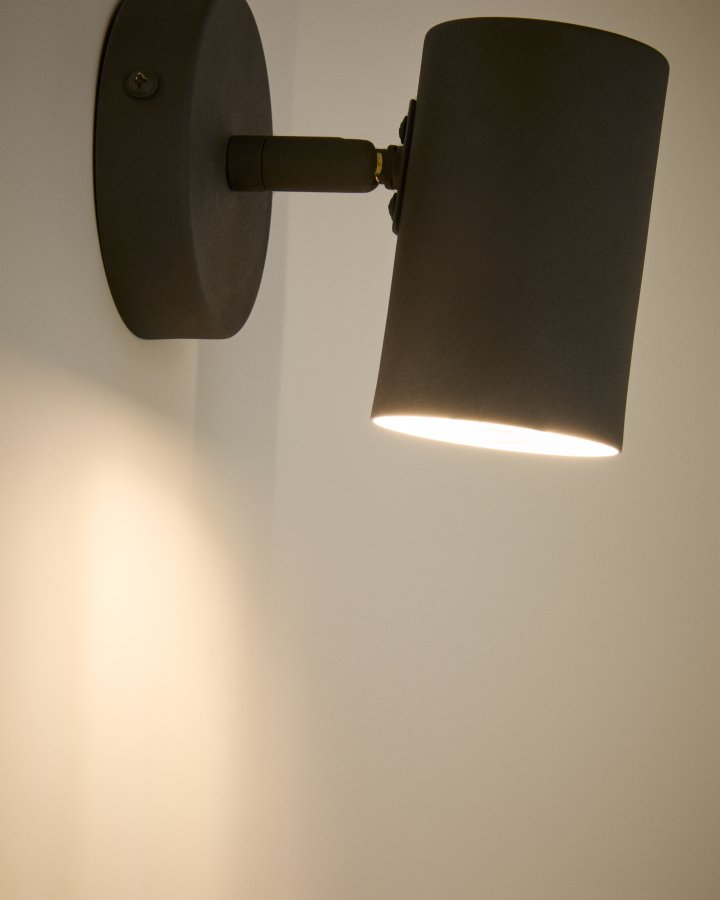 KAVE HOME Manie veggmontert metalllampe med svart stpejernseffekt