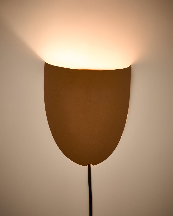 KAVE HOME Nibla veggmontert lampe i metall med terrakottaeffekt