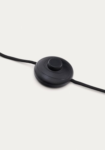 KAVE HOME Nibla Stehleuchte - schwarzes Metall mit Schirm in Terrakotta-Optik