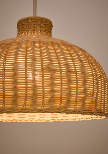 KAVE HOME Ennia rottinglampeskjerm med lys finish 38 cm