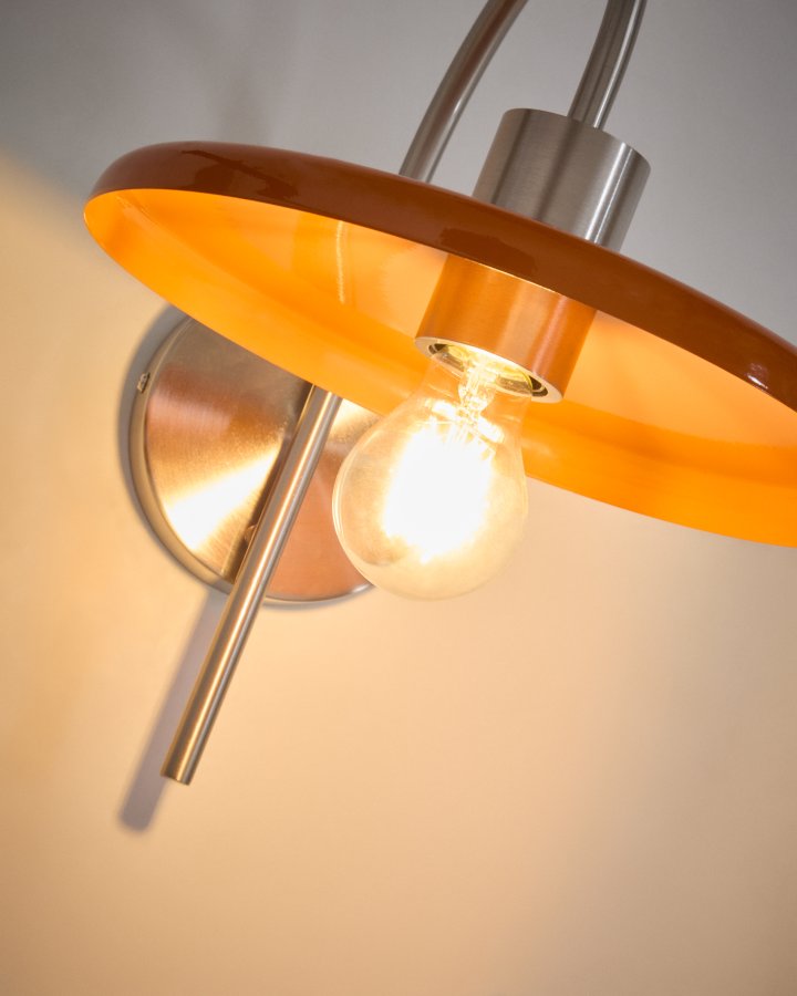 KAVE HOME Nuvira v�glampe - orange og lysegr�t b�rstet metal