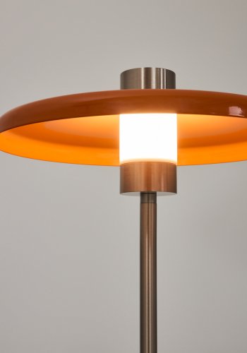 KAVE HOME Nuvira gulvlampe - orange og lysegr�t b�rstet metal